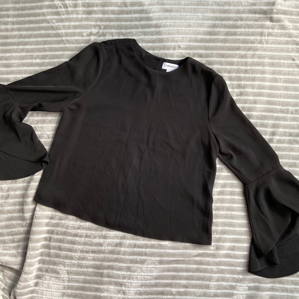 Fun top! Bell sleeve!